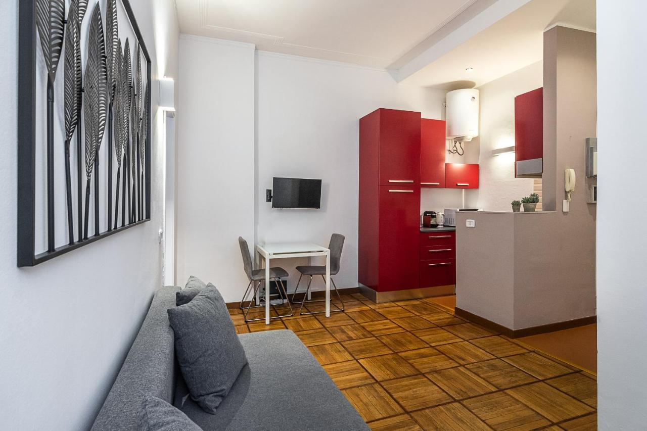 Classbnb - Two Apartments 400 Meters From The Duomo Milan Exterior photo